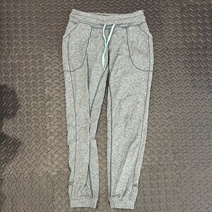 Lululemon Athletica heathered green Track Pants with Elastic Cuffs size 6